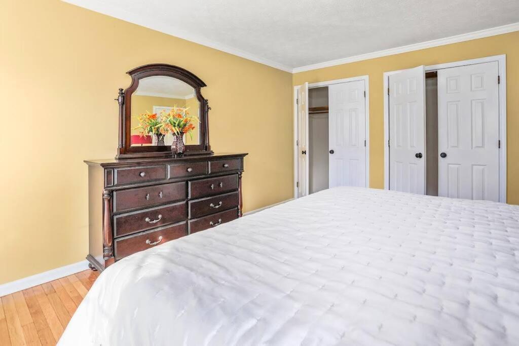 Lovely 5Bed, 3-Fullbath ! 5Min To Free Way I-85 Lawrenceville Esterno foto